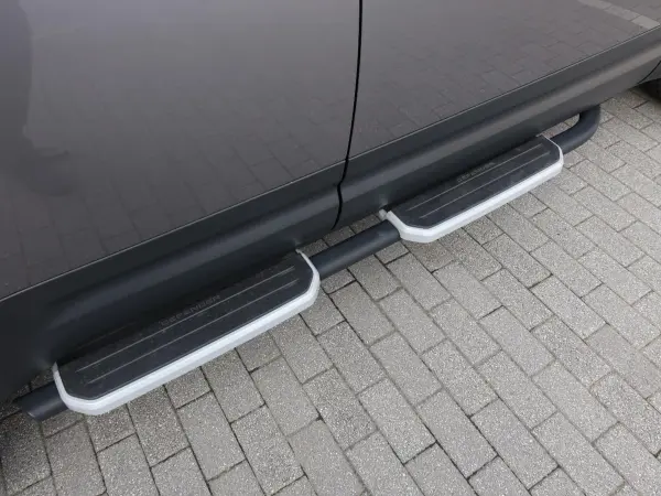 2023 Landrover Defender — photo 3 | Tuminion Kenya