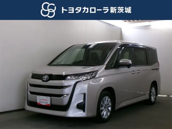 2022 Toyota Noah — photo 1