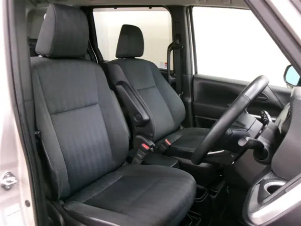 2022 Toyota Noah — photo 8 | Tuminion Kenya