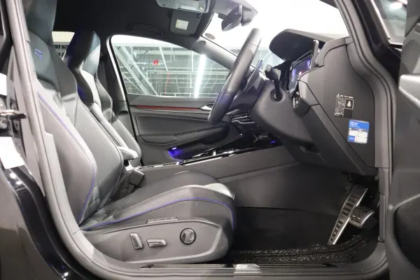 2023 Volkswagen Golf — photo 8 | Tuminion Kenya
