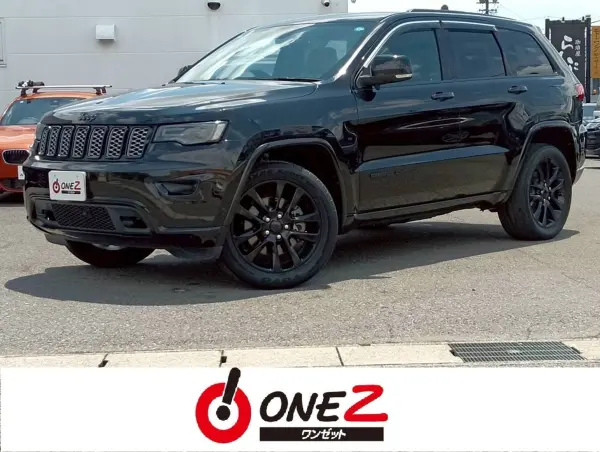 Jeep Grand Cherokee Altitude 4WD Limited 200 Units Special Edition Black 20-inch AW Inner Black Headlight Apple CarPlay Half Leather Seat Heater Discharge Power Seat Cruise Control (Diamond Black Crystal Pearl C)