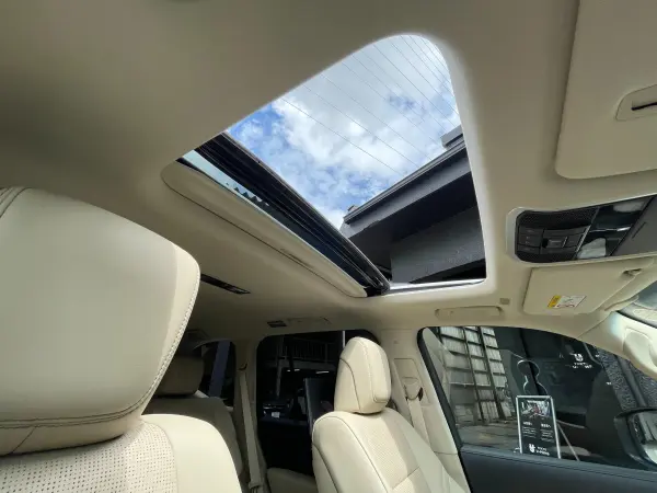 2025 Toyota Landrcuiser 300 — photo 7 | Tuminion Kenya