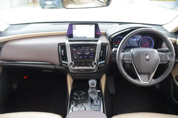 2019 Toyota Crown — photo 2 | Tuminion Kenya