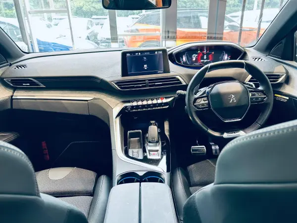 2023 Peugeot 5008 — photo 2 | Tuminion Kenya