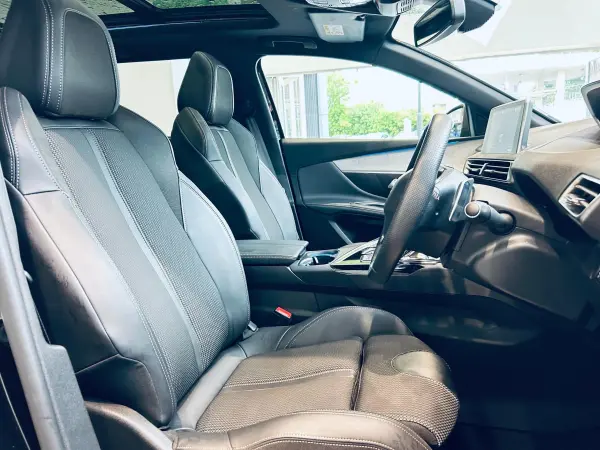 2023 Peugeot 5008 — photo 9 | Tuminion Kenya