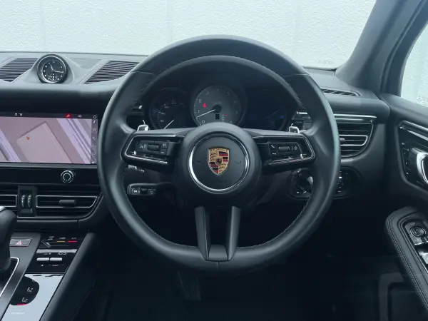 2022 Porsche Macan — photo 3 | Tuminion Kenya