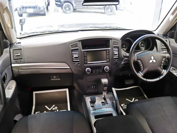 2007 Mitsubishi Pajero — photo 9 | Tuminion Kenya