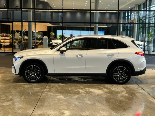 2023 Mercedes-benz Glc — photo 2 | Tuminion Kenya