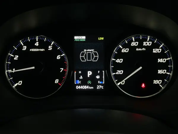 2015 Mitsubishi Outlander — photo 7 | Tuminion Kenya