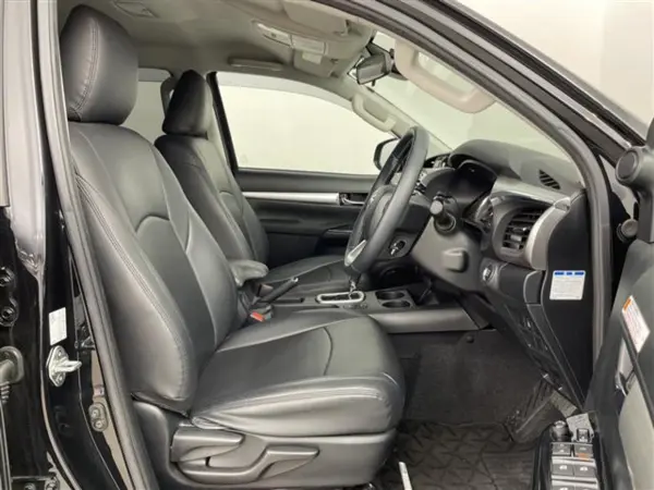 2023 Toyota Hilux — photo 8 | Tuminion Kenya