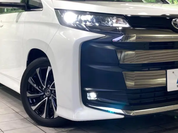 2025 Toyota Noah — photo 8 | Tuminion Kenya