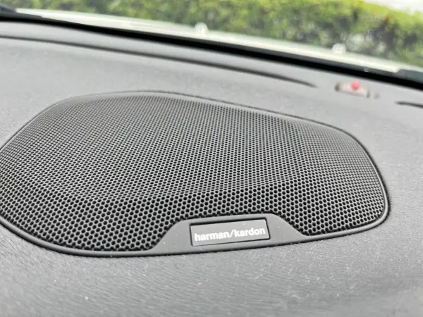 2018 Volvo V40 — photo 7 | Tuminion Kenya