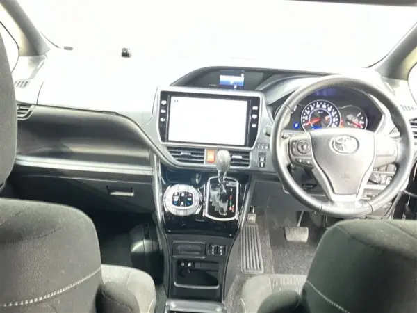 2018 Toyota Noah — photo 9 | Tuminion Kenya
