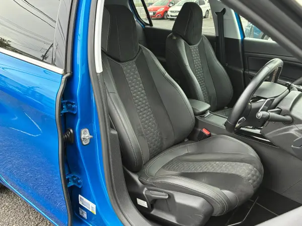 2021 Peugeot 308 — photo 8 | Tuminion Kenya