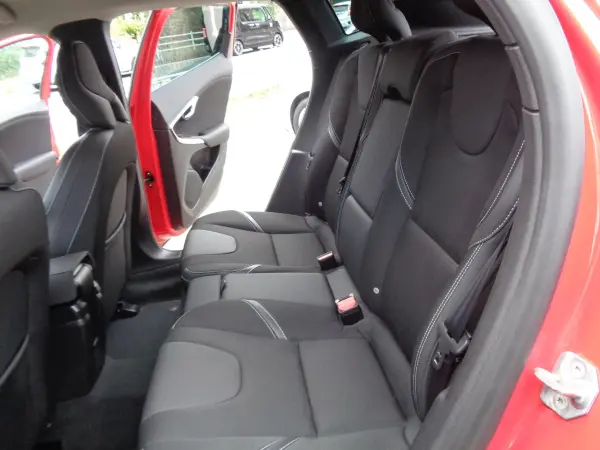2014 Volvo V40 — photo 9 | Tuminion Kenya