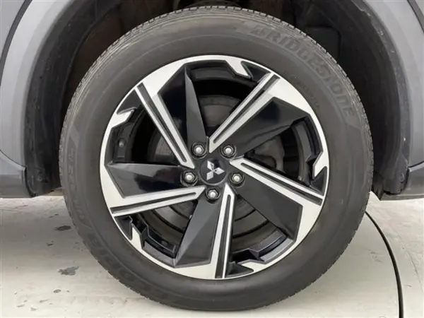 2022 Mitsubishi Eclipse Cross — photo 8 | Tuminion Kenya