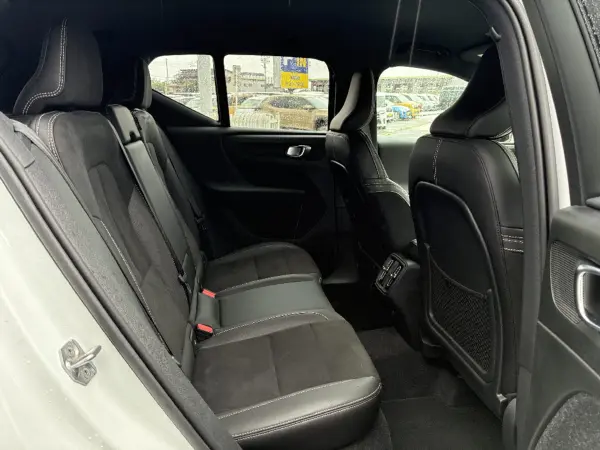 2018 Volvo Xc40 — photo 8 | Tuminion Kenya