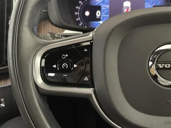 2021 Volvo Xc60 — photo 2 | Tuminion Kenya