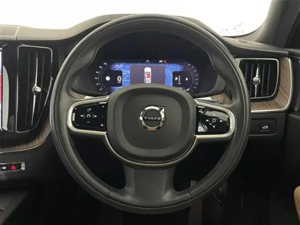 2021 Volvo Xc60 — photo 7 | Tuminion Kenya