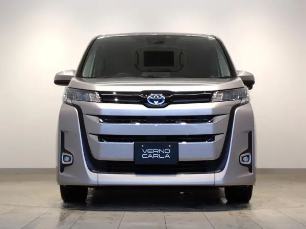 2023 Toyota Noah — photo 9 | Tuminion Kenya