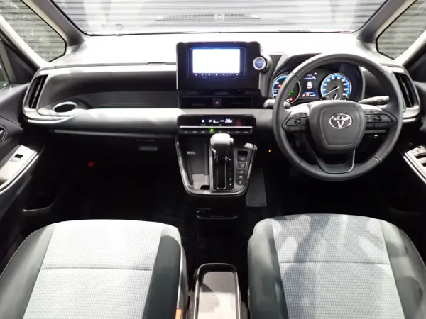 2023 Toyota Noah — photo 2 | Tuminion Kenya