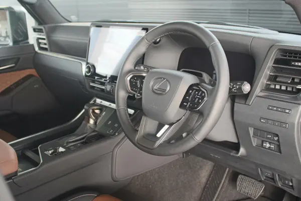 2025 Lexus Gx — photo 9 | Tuminion Kenya