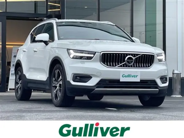 2022 Volvo Xc40 — photo 1