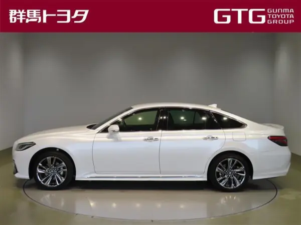 2021 Toyota Crown — photo 2 | Tuminion Kenya
