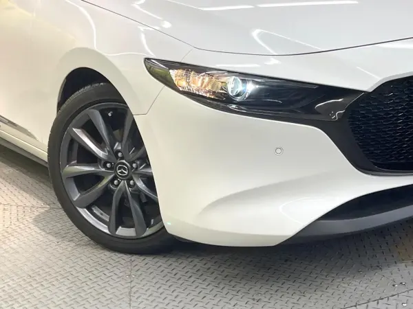 2019 Mazda 3 Fastback — photo 8 | Tuminion Kenya