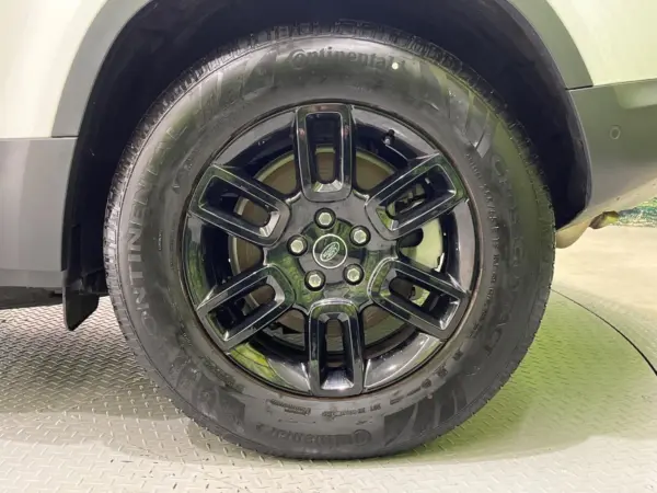 2025 Landrover Defender — photo 8 | Tuminion Kenya