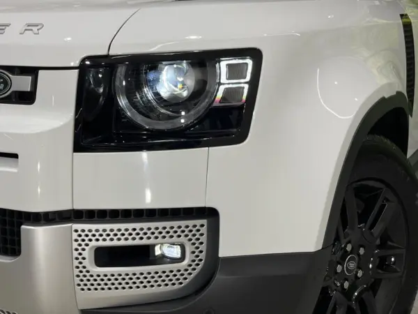 2025 Landrover Defender — photo 9 | Tuminion Kenya