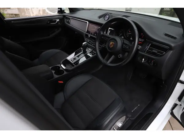 2023 Porsche Macan — photo 7 | Tuminion Kenya
