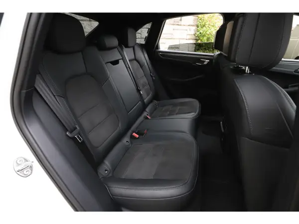 2023 Porsche Macan — photo 9 | Tuminion Kenya