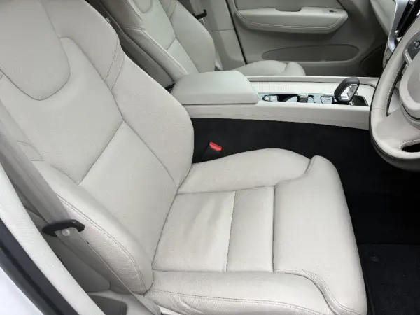 2022 Volvo Xc60 — photo 7 | Tuminion Kenya