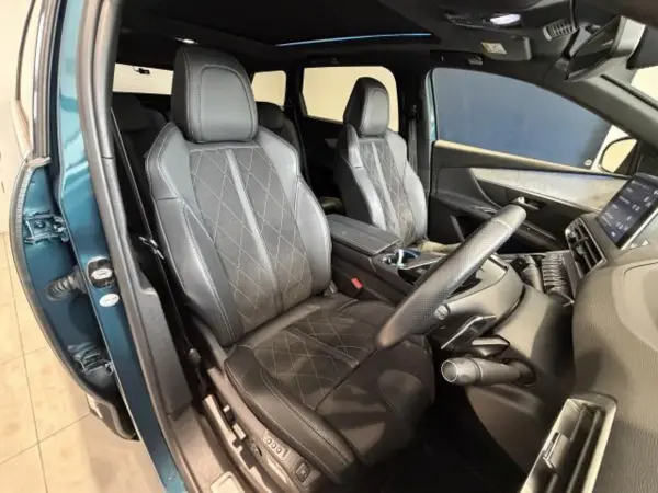 2019 Peugeot 5008 — photo 8 | Tuminion Kenya
