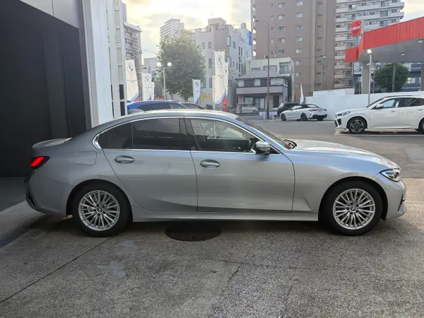 2021 Bmw 3 Series — photo 7 | Tuminion Kenya