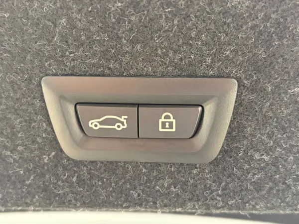 2021 Bmw 3 Series — photo 9 | Tuminion Kenya