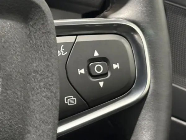 2024 Volvo Xc40 — photo 9 | Tuminion Kenya