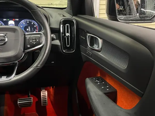 2020 Volvo Xc40 — photo 7 | Tuminion Kenya