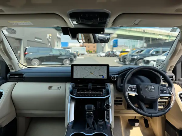 2025 Toyota Landrcuiser 300 — photo 7 | Tuminion Kenya