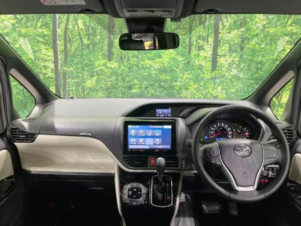 2019 Toyota Noah — photo 2 | Tuminion Kenya