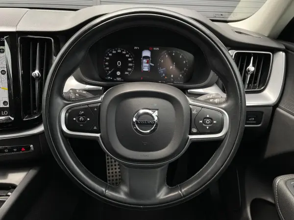 2021 Volvo Xc60 — photo 7 | Tuminion Kenya