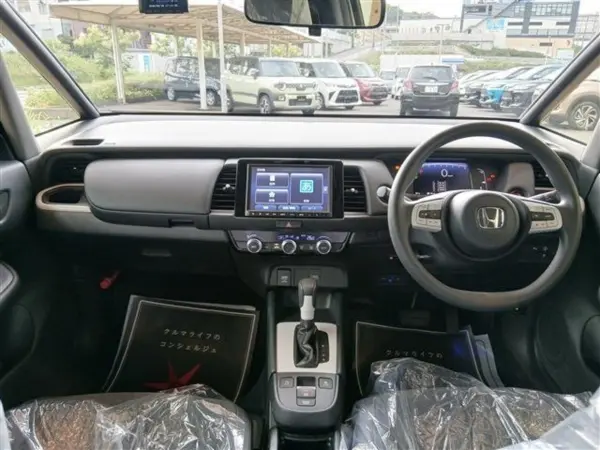 2020 Honda Fit — photo 8 | Tuminion Kenya