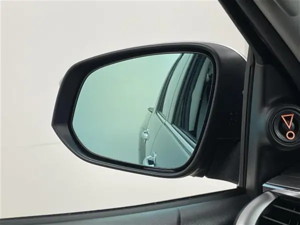 2021 Toyota Hilux — photo 8 | Tuminion Kenya