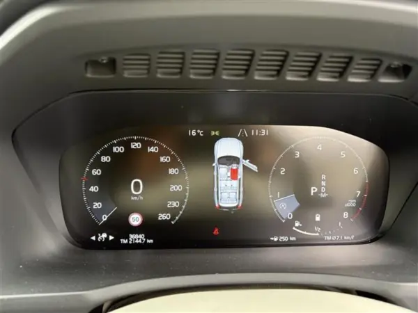 2022 Volvo Xc90 — photo 9 | Tuminion Kenya