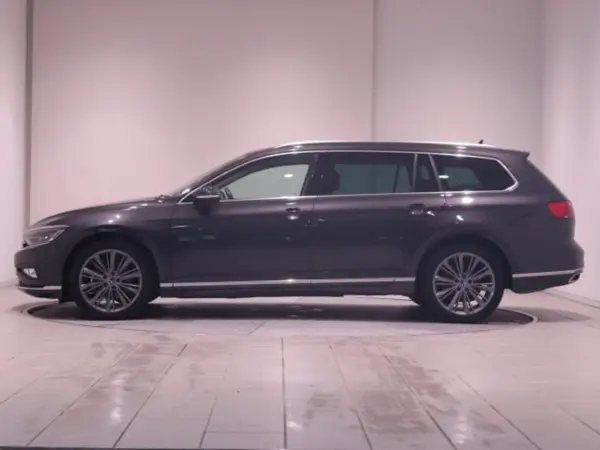 2023 Volkswagen Passat — photo 3 | Tuminion Kenya