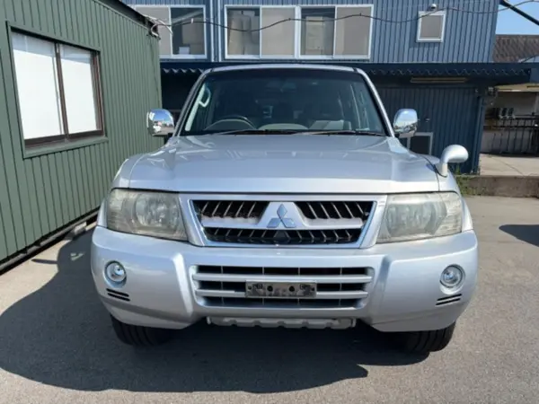 2005 Mitsubishi Pajero — photo 2 | Tuminion Kenya