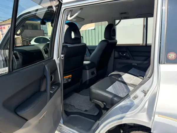 2005 Mitsubishi Pajero — photo 7 | Tuminion Kenya