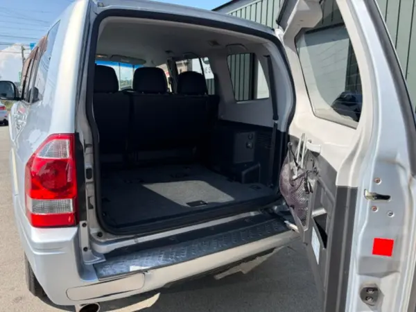2005 Mitsubishi Pajero — photo 8 | Tuminion Kenya