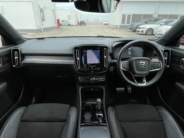 2020 Volvo Xc40 — photo 2 | Tuminion Kenya